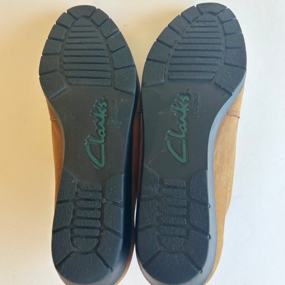 Clark’s Tan Genuine Leather Rubber Outsole Loafers size 9 - Picture 12 of 15